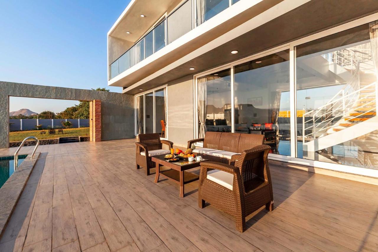 Stayvista'S Bellisimo Panorama - Lakeside Oasis With Infinity Pool, Modern Interiors, Open-To-Sky Bathtub, And Lush Green Lawn Nashik Exterior foto