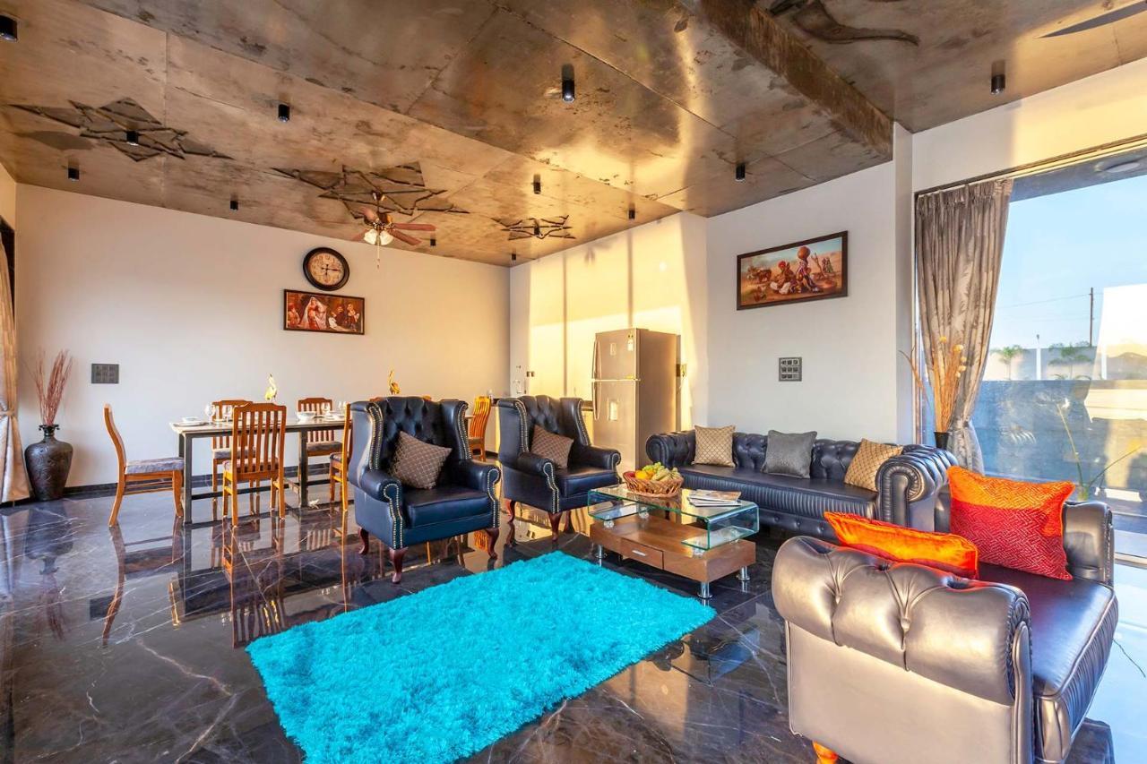Stayvista'S Bellisimo Panorama - Lakeside Oasis With Infinity Pool, Modern Interiors, Open-To-Sky Bathtub, And Lush Green Lawn Nashik Exterior foto