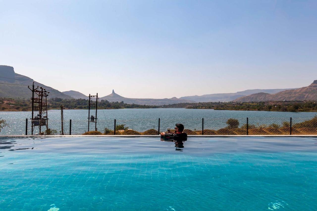 Stayvista'S Bellisimo Panorama - Lakeside Oasis With Infinity Pool, Modern Interiors, Open-To-Sky Bathtub, And Lush Green Lawn Nashik Exterior foto